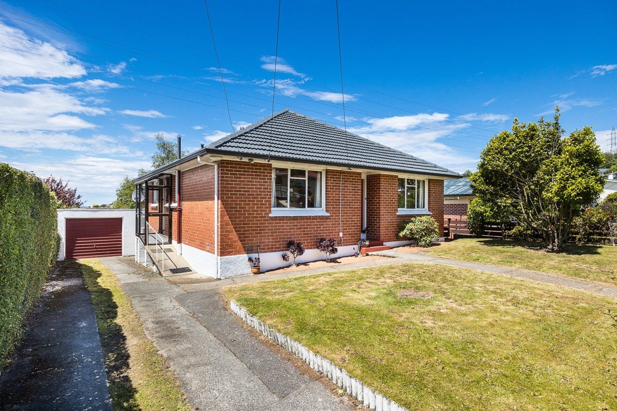 112 Centennial Avenue, Helensburgh, Dunedin - Carousel 1