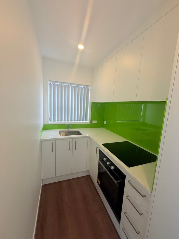 128 Birkdale Road, Birkdale, Auckland - Carousel 2