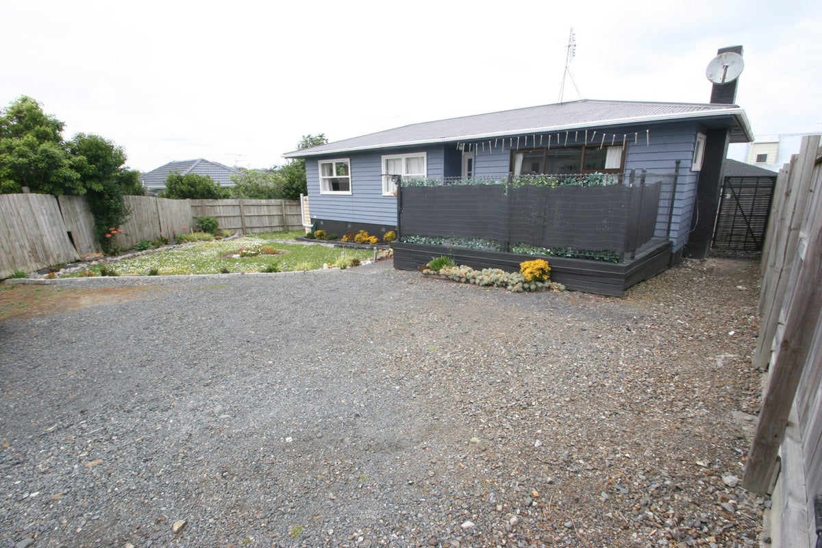 63A Fairclough Road, Beach Haven, Auckland - Carousel 1