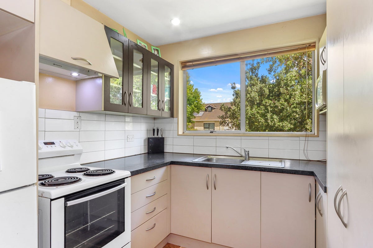 1/73 Solomon Avenue, Redwood, Christchurch - Carousel 2