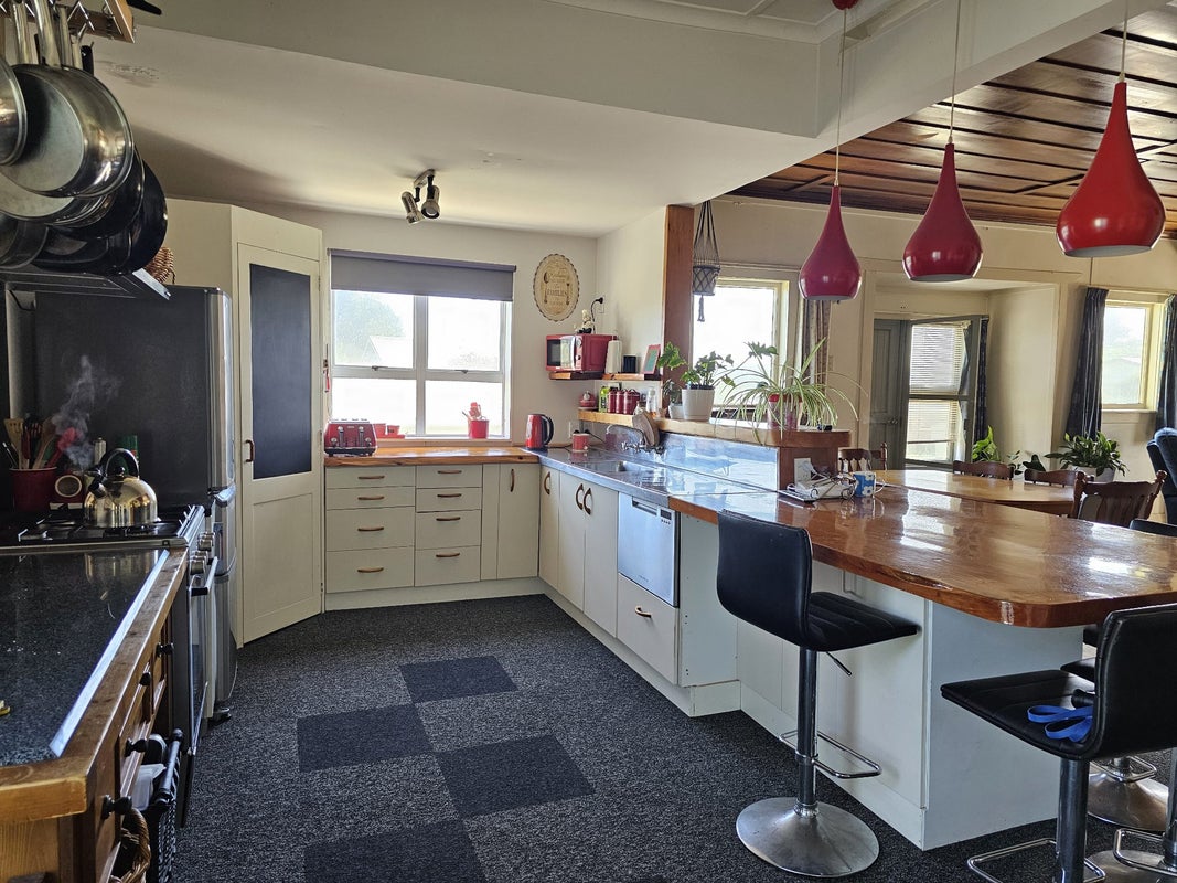 633 Waitarere Beach Road, Waitarere Beach, Levin - Carousel 1
