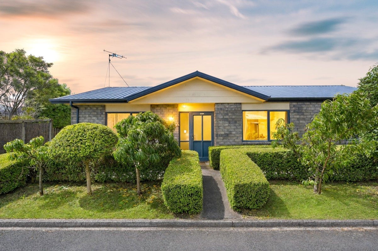 44 Catalina Drive, Melville, Hamilton - Carousel 2