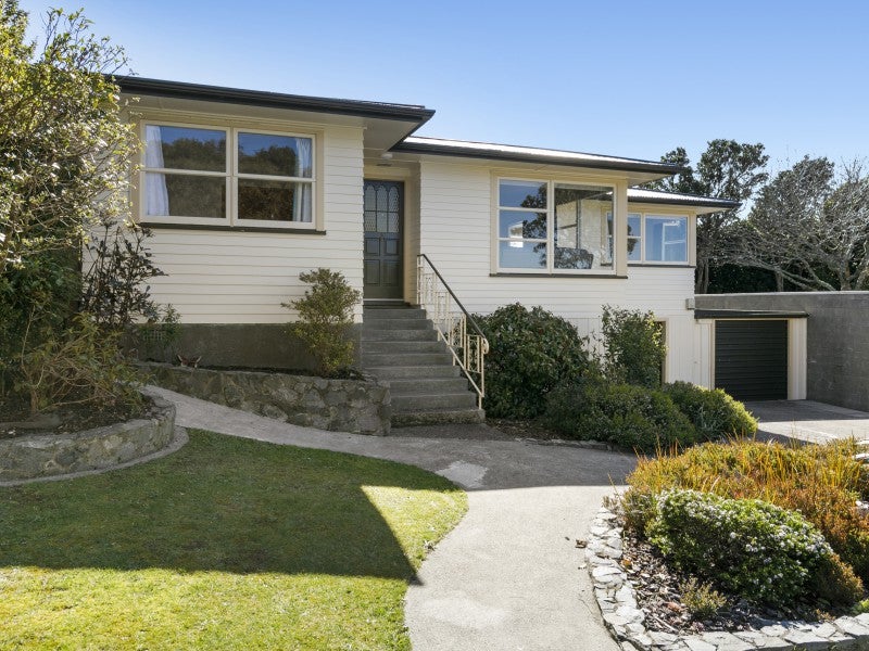 301 Dowse Drive, Maungaraki, Lower Hutt - Carousel 1