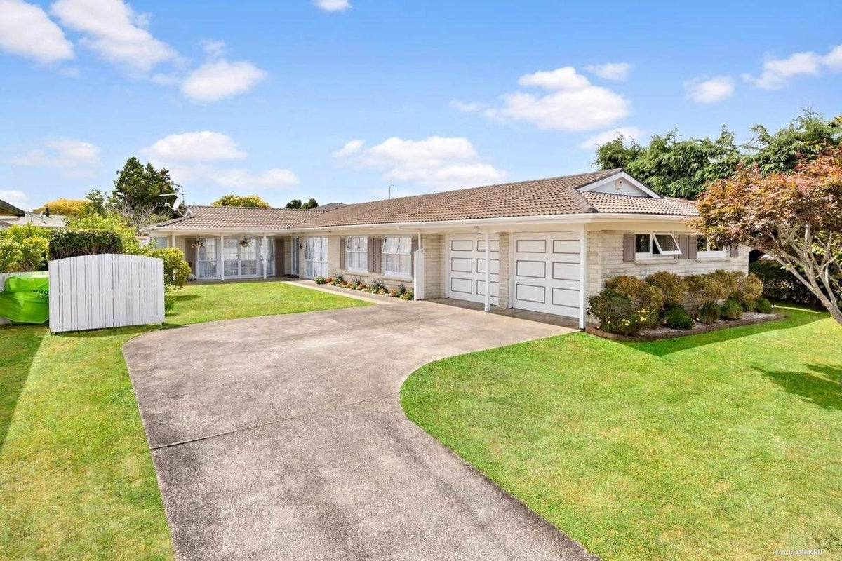 26 Fairview Avenue, Opaheke, Papakura - Carousel 1