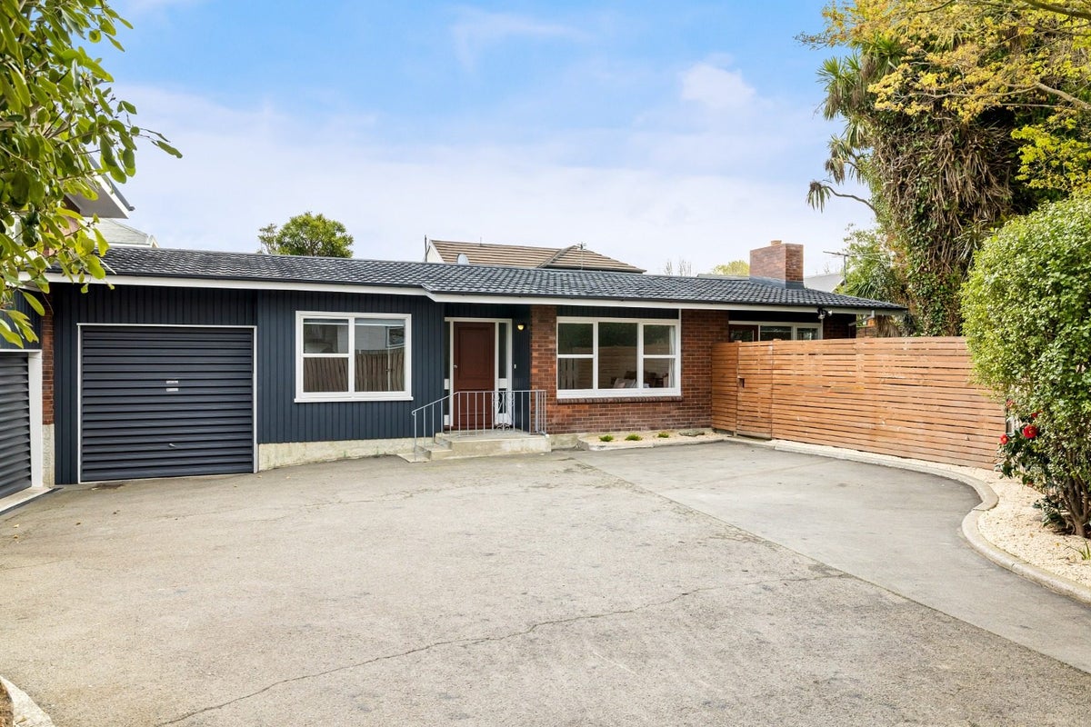 2/27 Tuirau Place, Ilam, Christchurch - Carousel 1