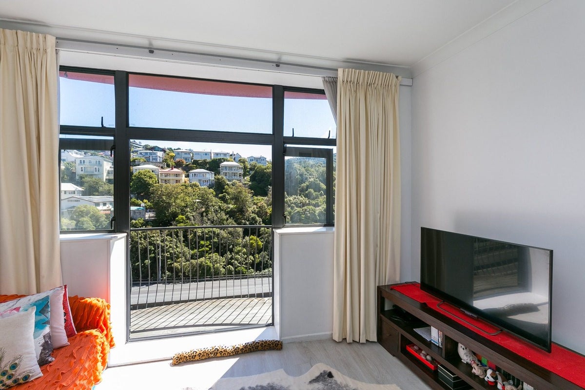 8B/120 The Terrace, Wellington Central, Wellington - Carousel 2