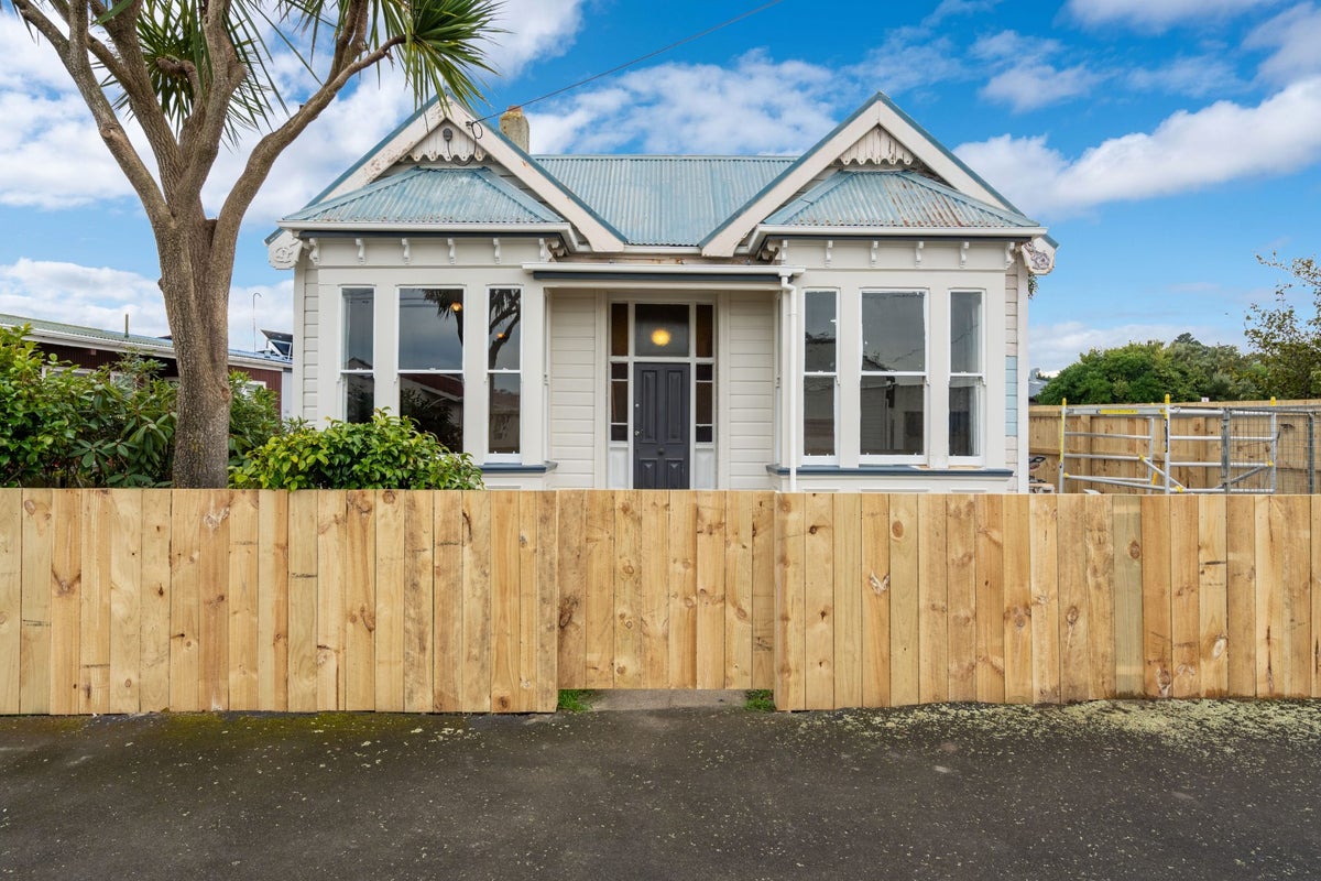 25 Marlow Street, Saint Kilda, Dunedin - Carousel 1