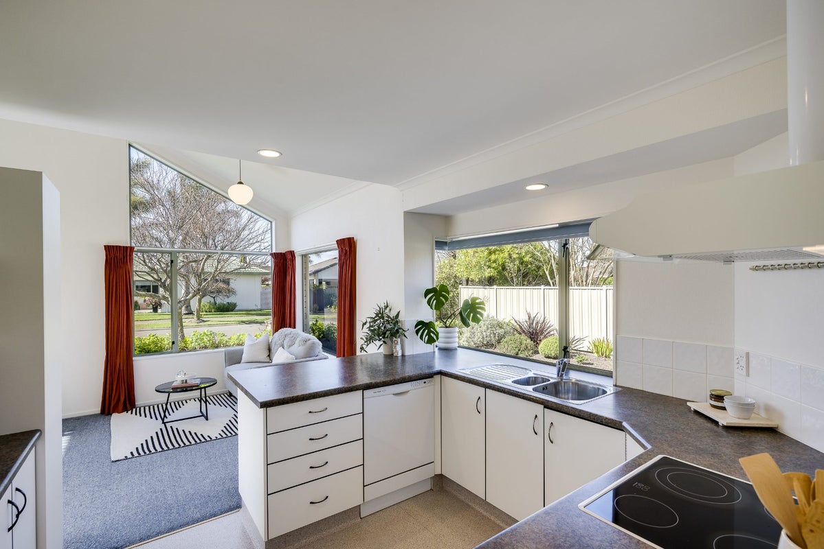 3 Alderney Way, Taradale, Napier - Carousel 2