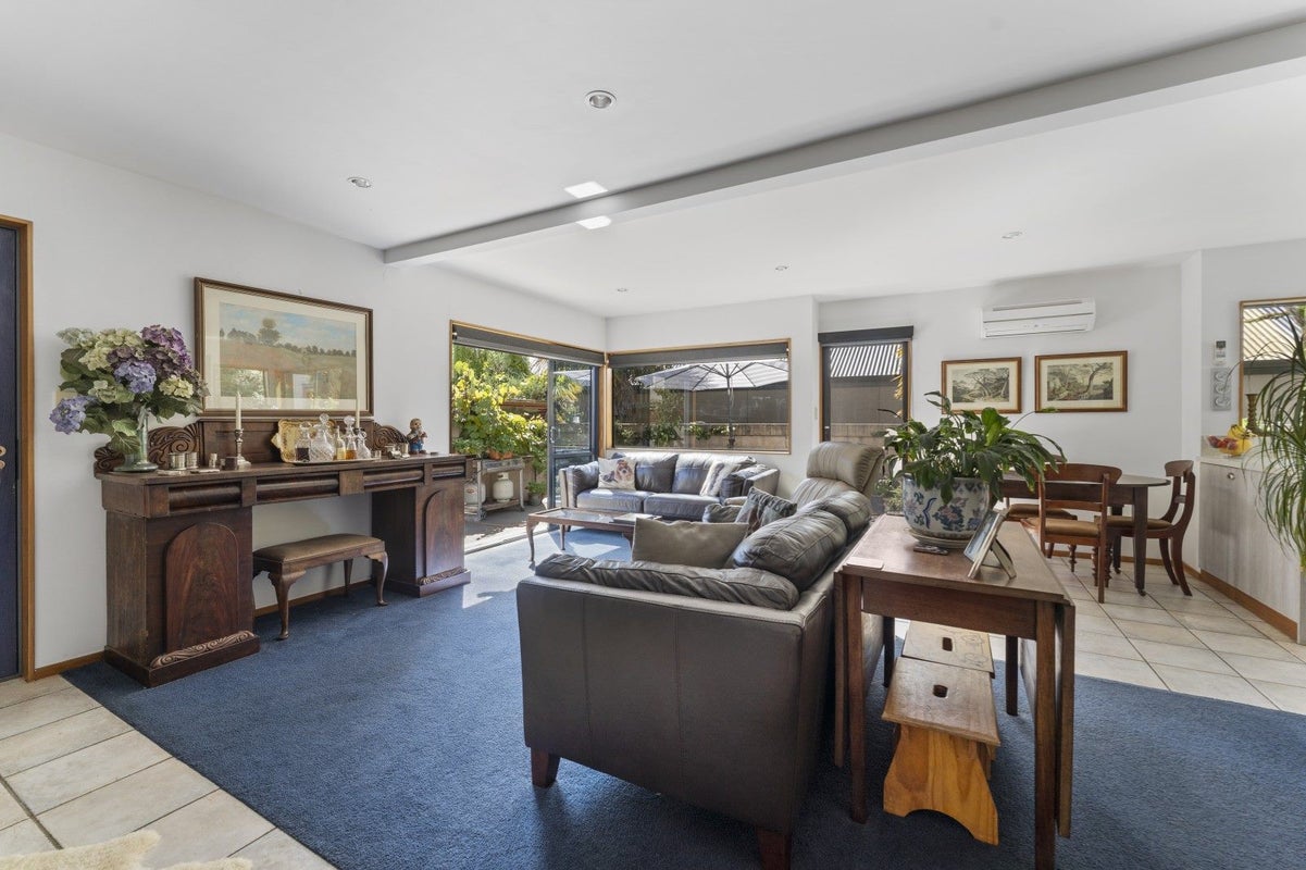 31B Beach Road, Waikawa, Picton - Carousel 1