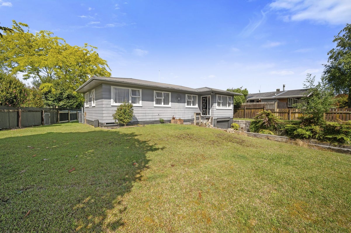 14 Rimuvale Street, Pukehangi, Rotorua - Carousel 1
