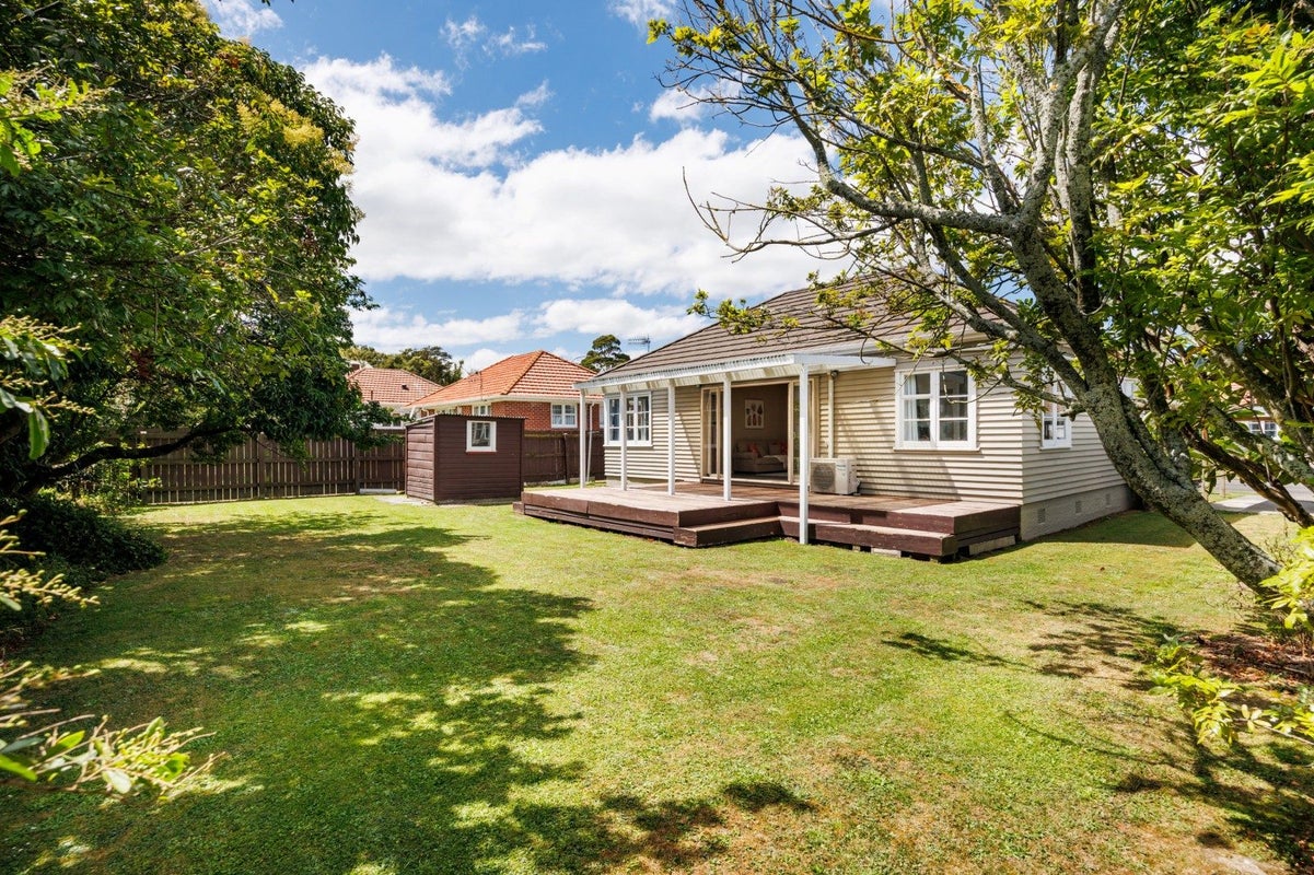 3 Koromiko Avenue, Roslyn, Palmerston North - Carousel 1