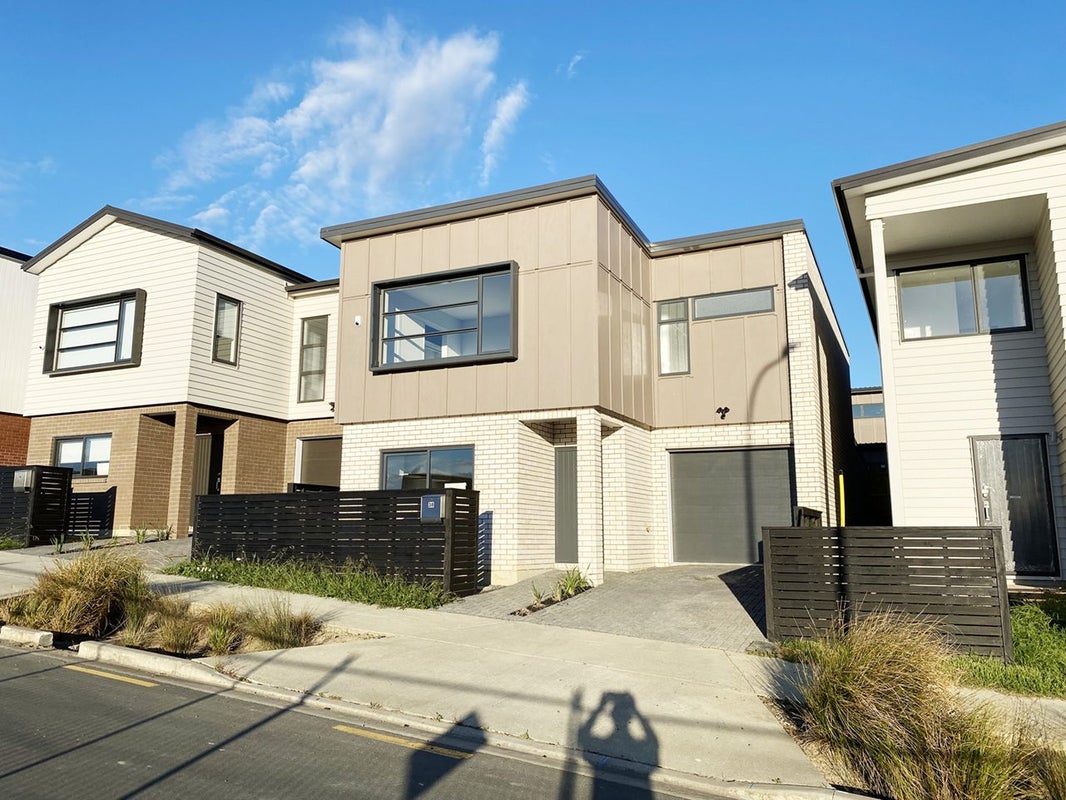 38 Artemis Way, Flat Bush, Auckland - Carousel 1