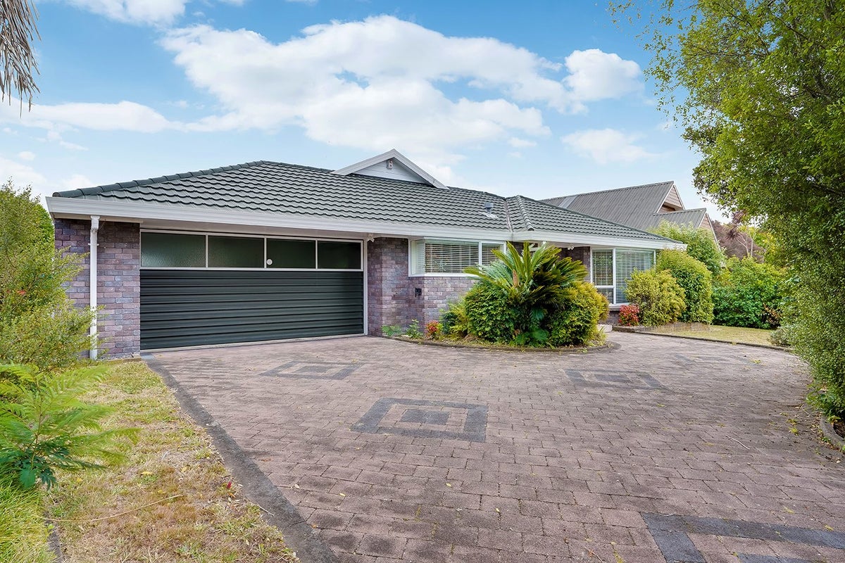262 Grandview Road, Western Heights, Hamilton - Carousel 2