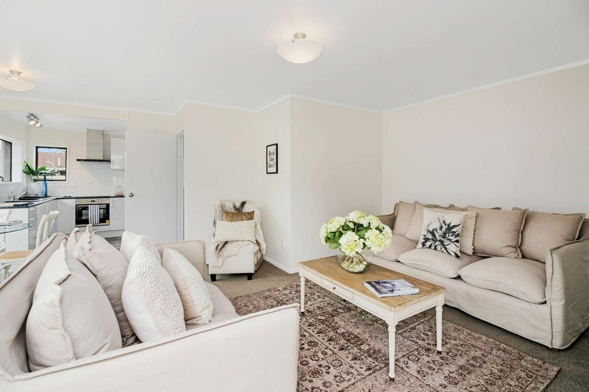 2/20 Vivian Wilson Drive, Eastern Beach, Auckland - Carousel 8