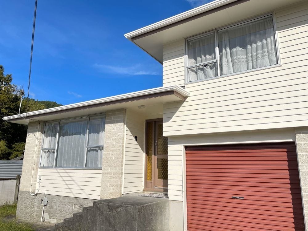 1/87 Pinehaven Road, Pinehaven, Upper Hutt - Carousel 1