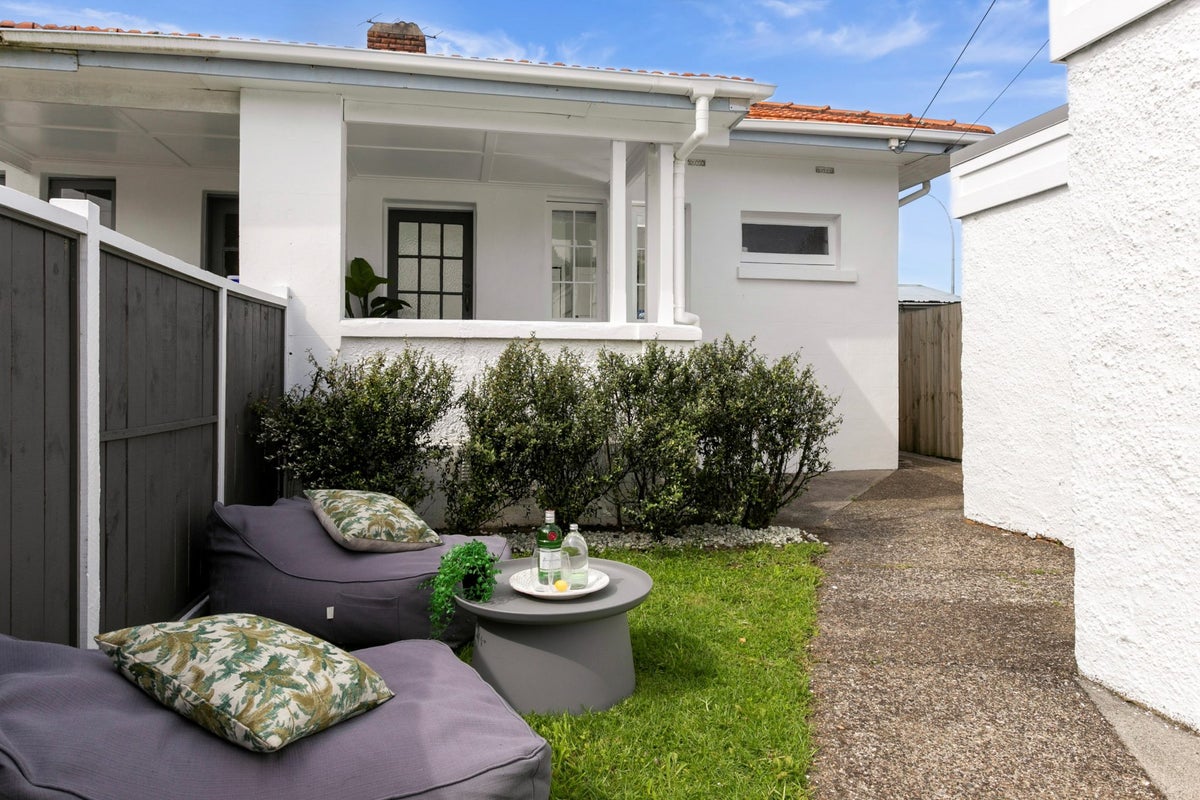 16 Dunbar Road, Mount Eden, Auckland - Carousel 1