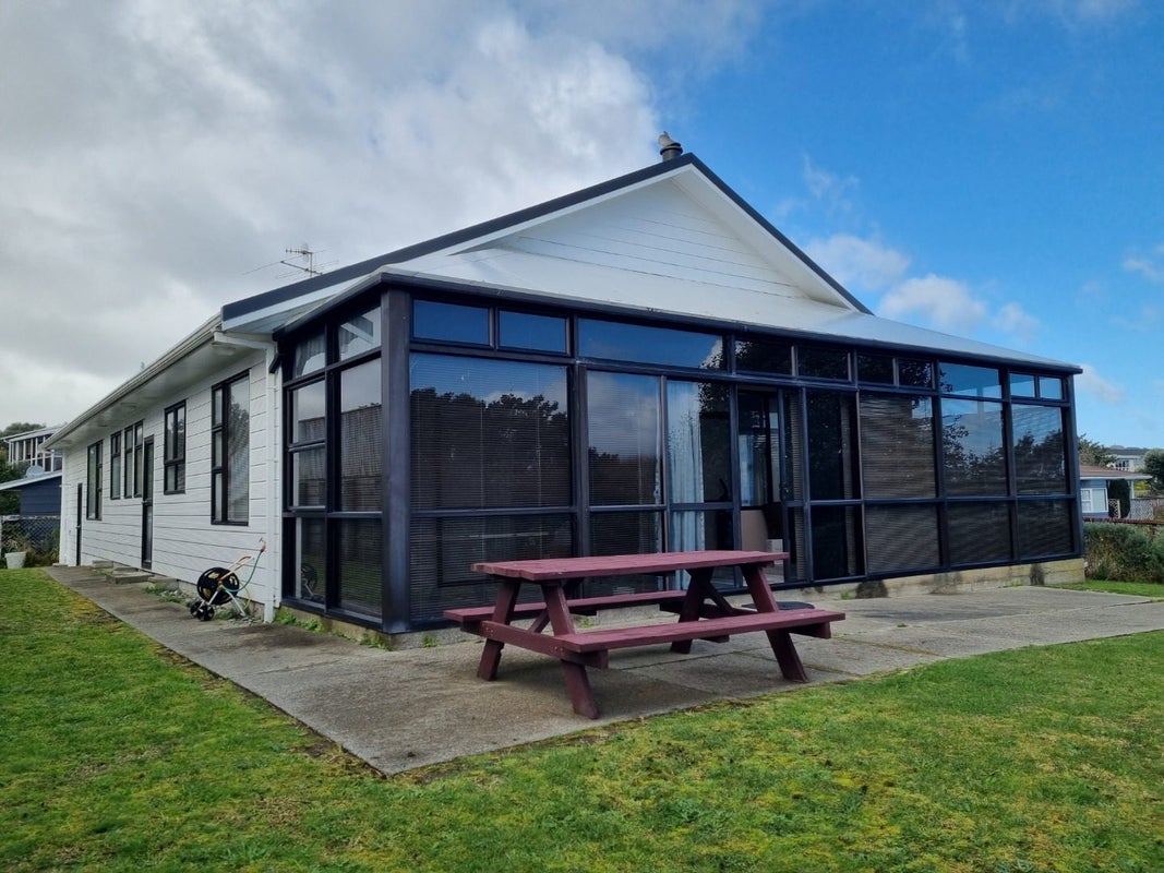 48 Queens Road, Waikanae Beach, Waikanae - Carousel 2