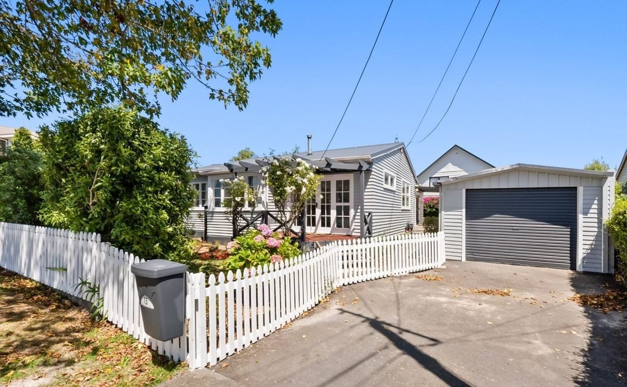 1/15 Allen Street, Boulcott, Lower Hutt - Carousel 1