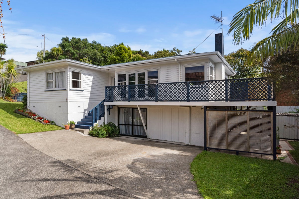 77 Buscomb Avenue, Henderson, Auckland - Carousel 2