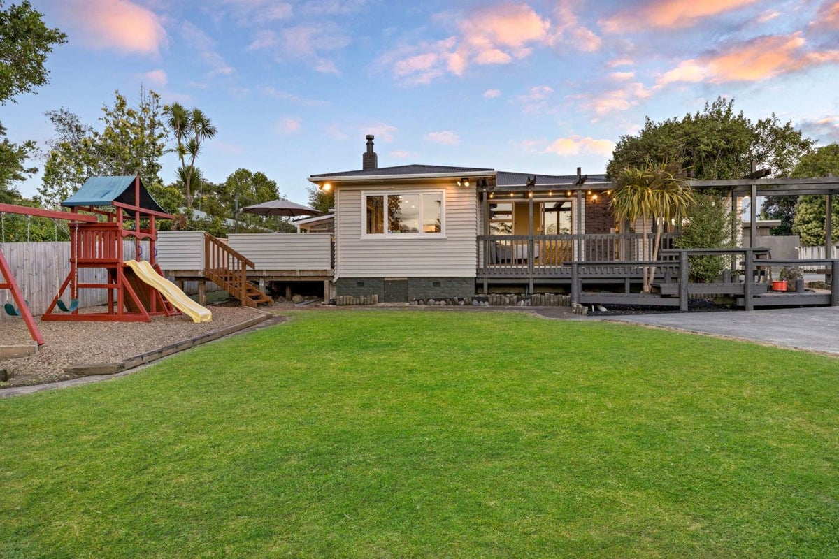 63A Kaurilands Road, Titirangi, Auckland - Carousel 2