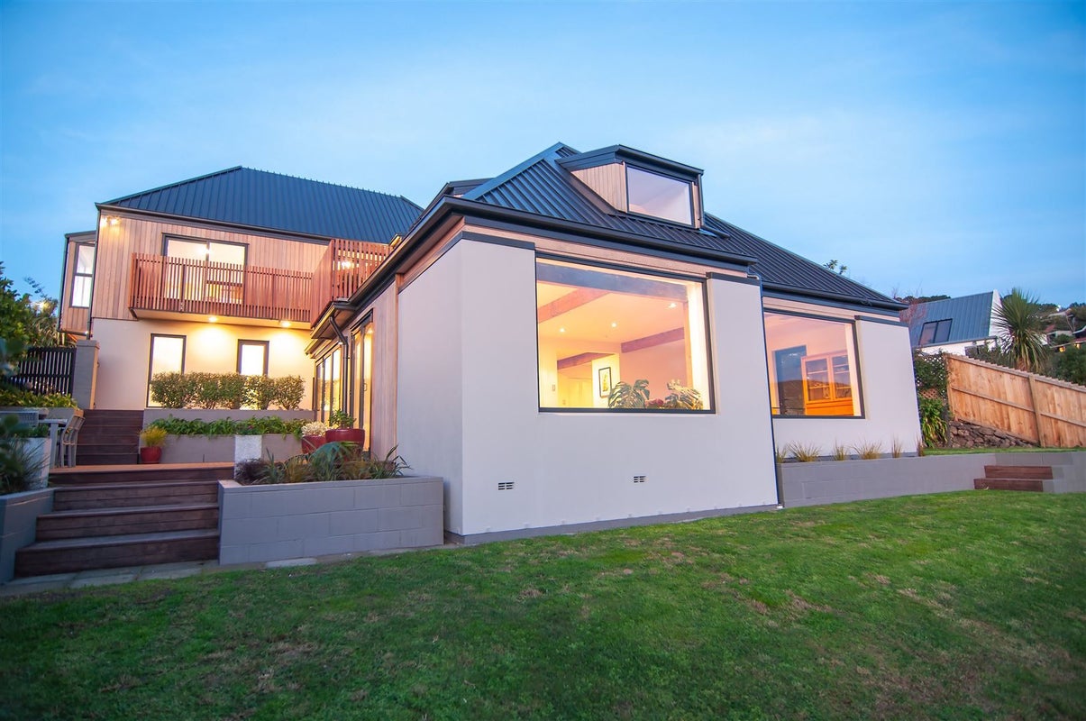 92 Cannon Hill Crescent, Mount Pleasant, Christchurch - Carousel 1