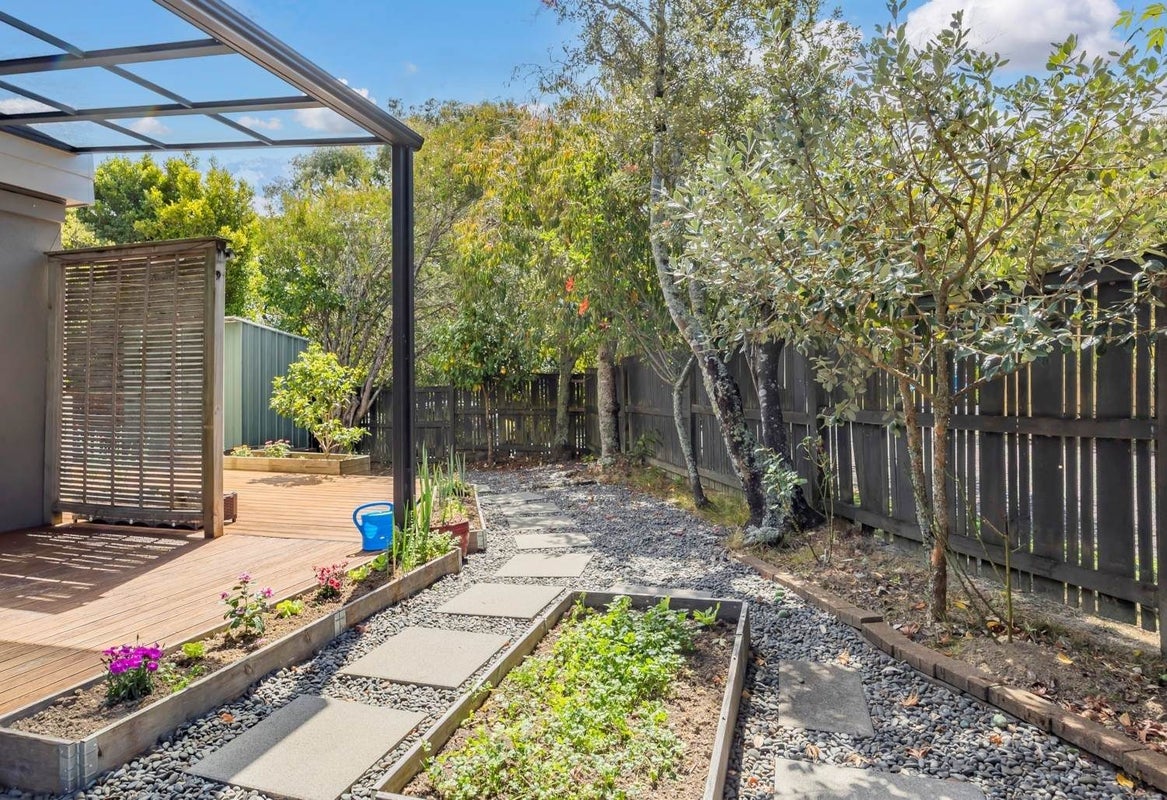 1/24 Tree View Avenue, Glenfield, Auckland - Carousel 26
