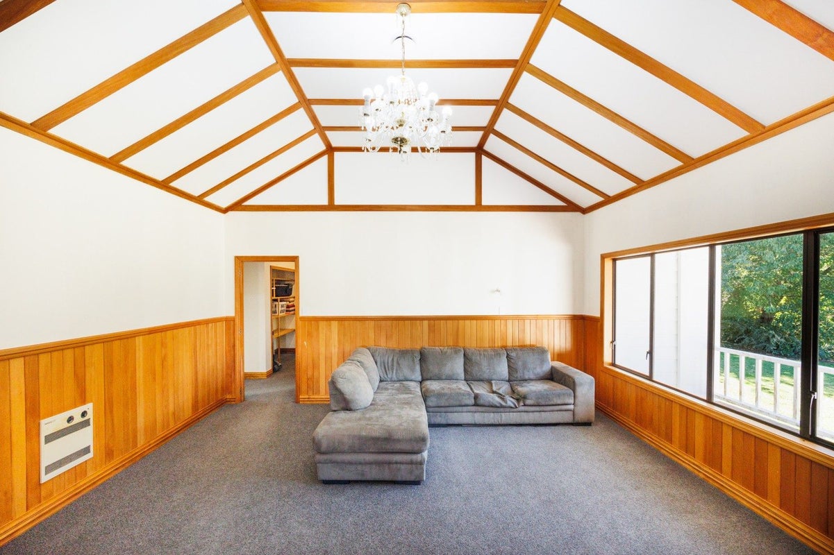4524 State Highway 1, Hunterville - Carousel 50