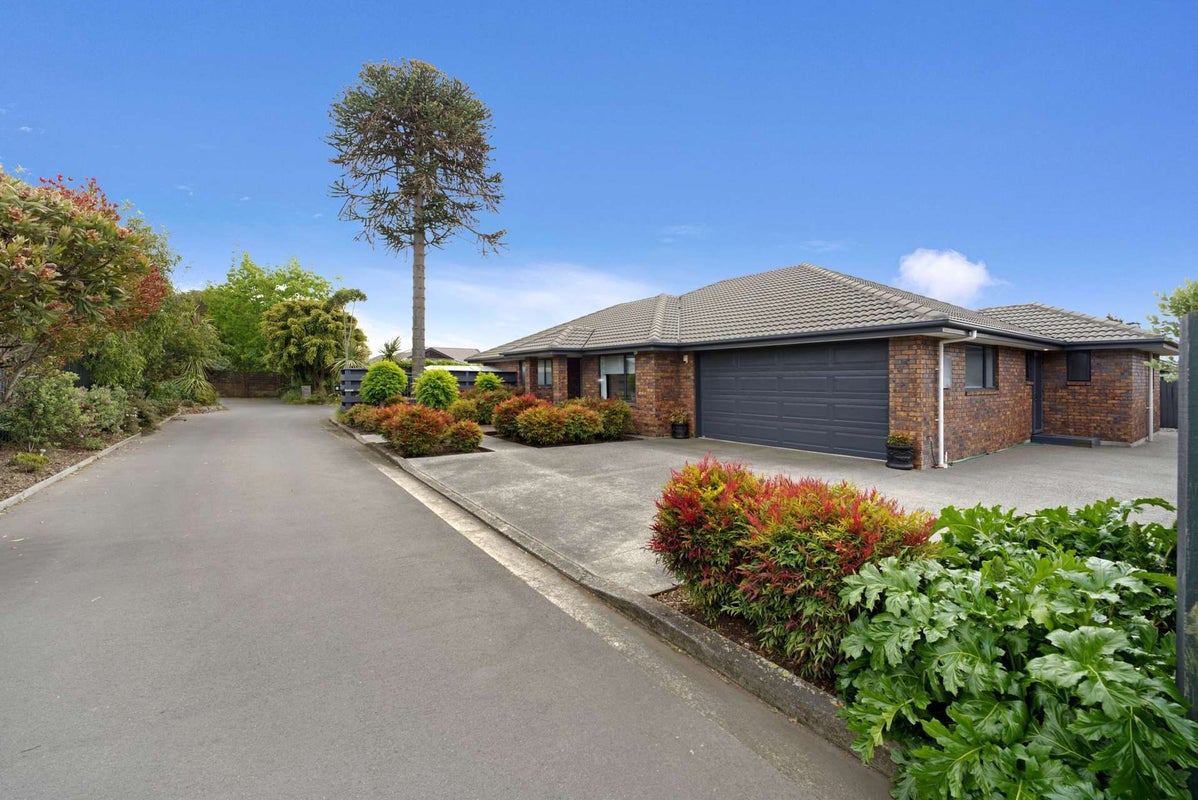 2 Kohuhu Lane, Burwood, Christchurch - Carousel 1