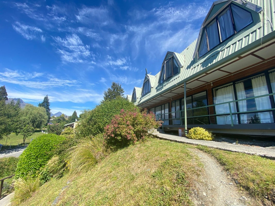 22/43 GOLDRIDGE WAY, FRANKTON RD, QUEENSTOWN - Carousel 1
