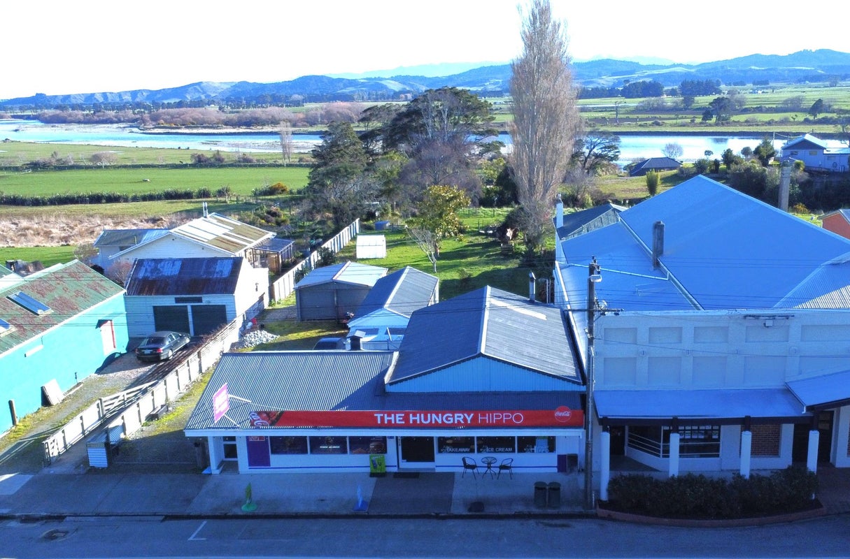 59 Main Road, Clinton - Carousel 1