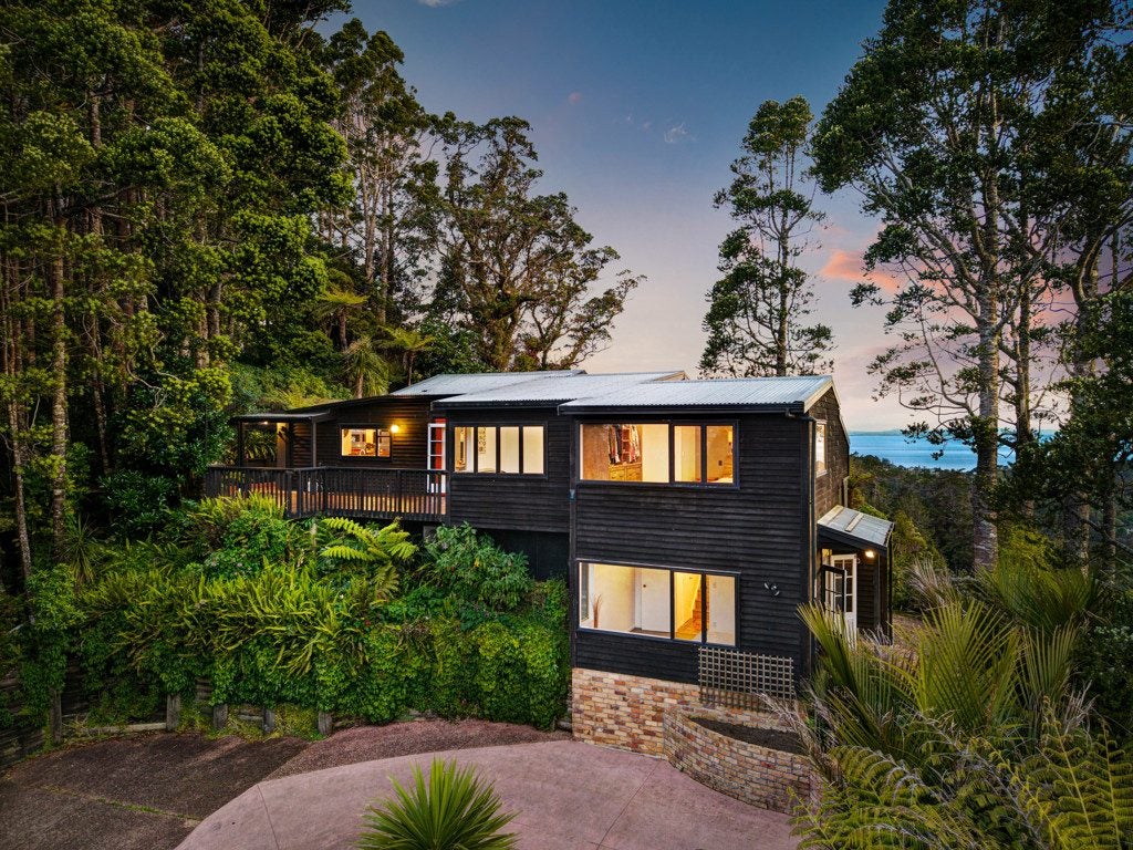 76 Kohu Road, Titirangi, Auckland - Carousel 1