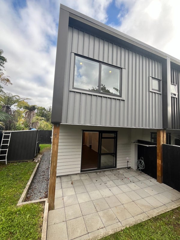 4E Wattle Road, Sunnyvale, Auckland - Carousel 1