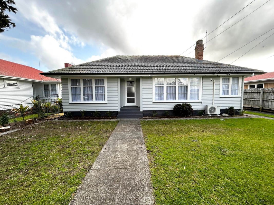 41 Tamatea Avenue, Point England, Auckland - Carousel 2