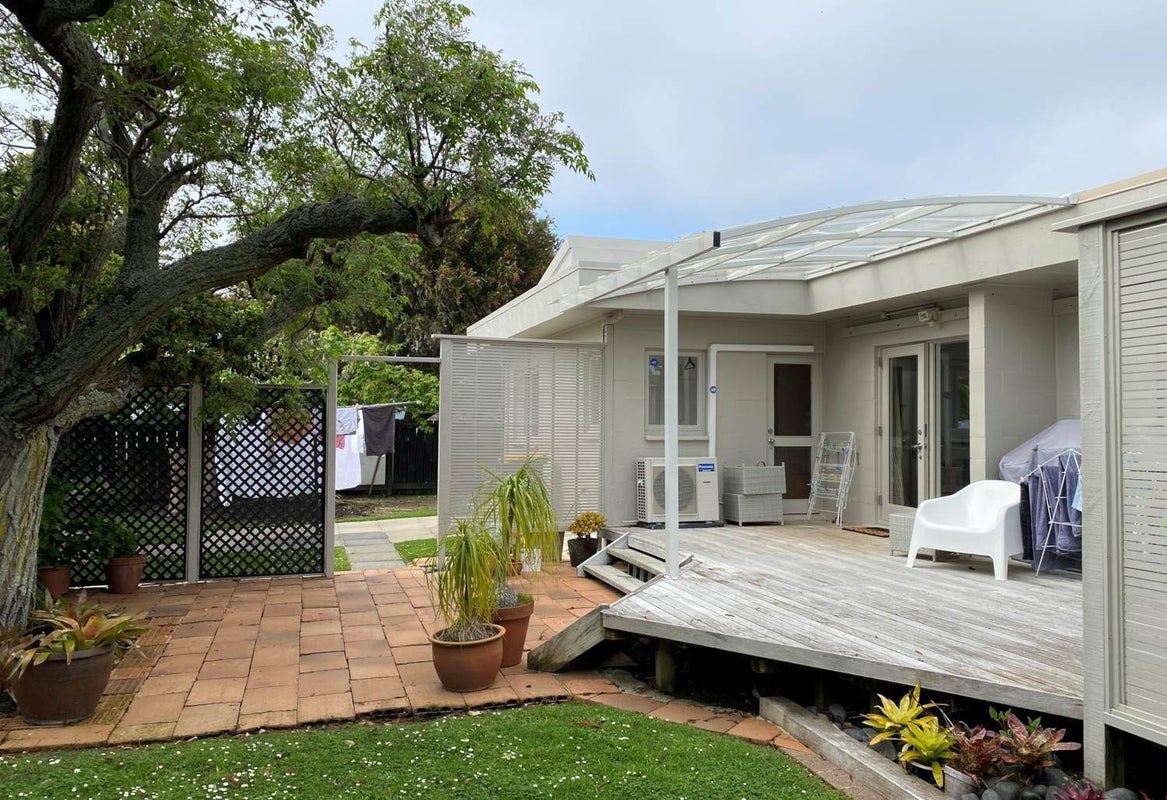 6 Malloy Place, Eastern Beach, Auckland - Carousel 2