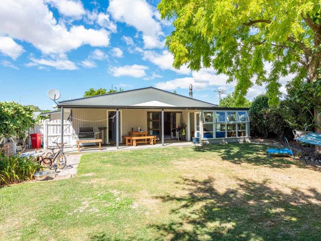 16 Lucas Street, Riversdale, Blenheim - Carousel 1