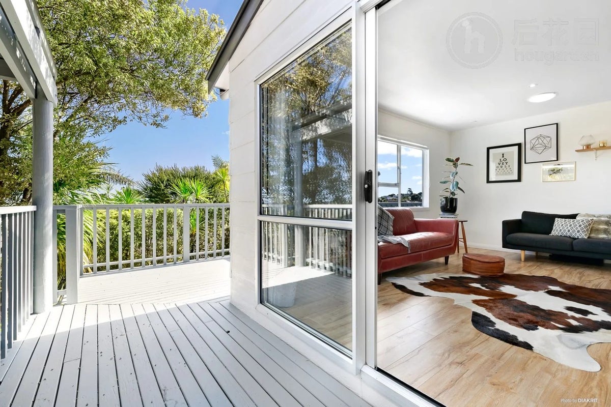 2/638 East Coast Road, Pinehill, Auckland - Carousel 12