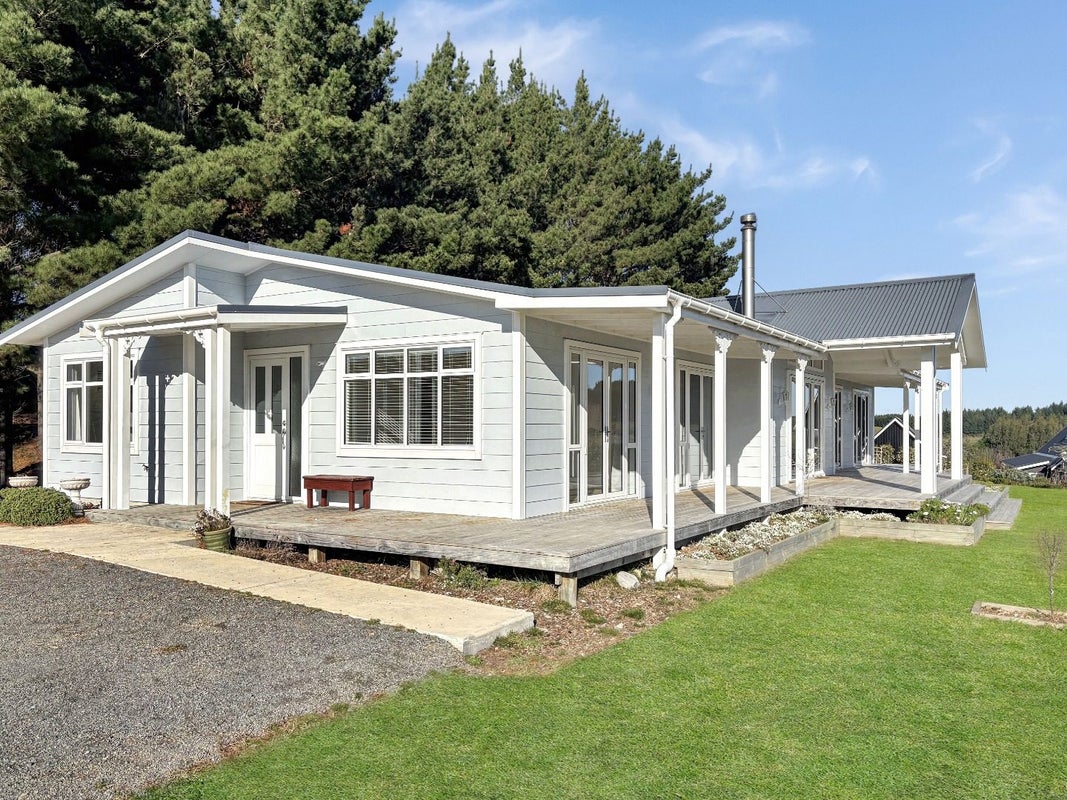 21 Kristin Place, Manakau, Levin - Carousel 2