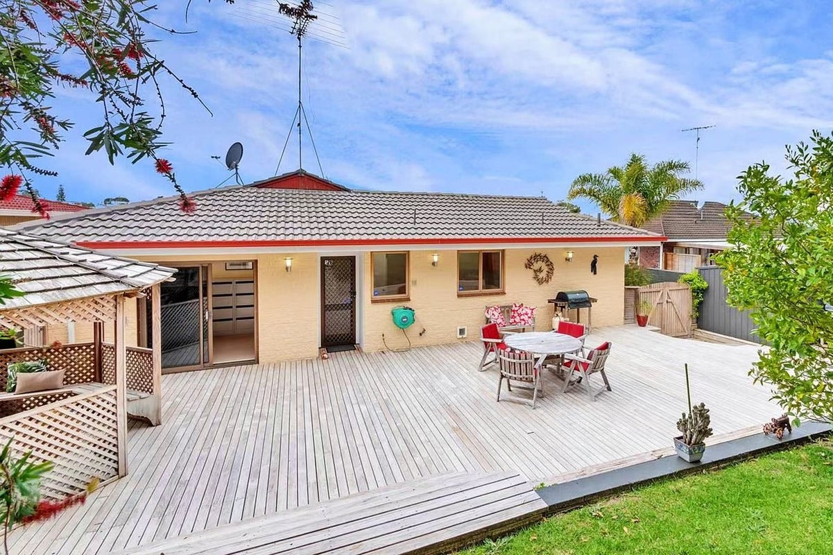 11 Robin Lane, Browns Bay, Auckland - Carousel 21