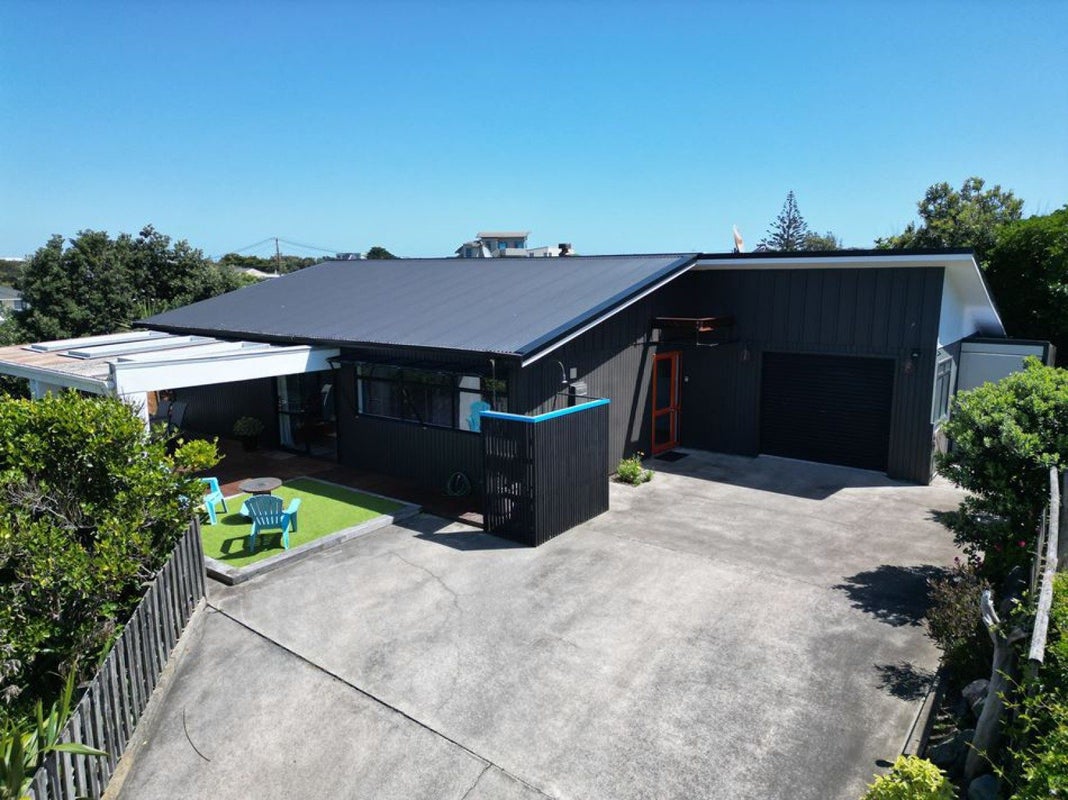 42A Signal ST, Foxton Beach, Foxton - Carousel 1