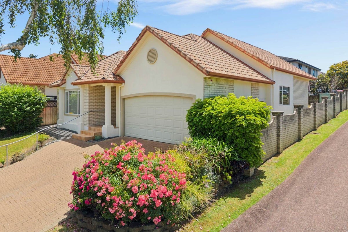 4A Hendrika Court, Hobsonville, Auckland - Carousel 1