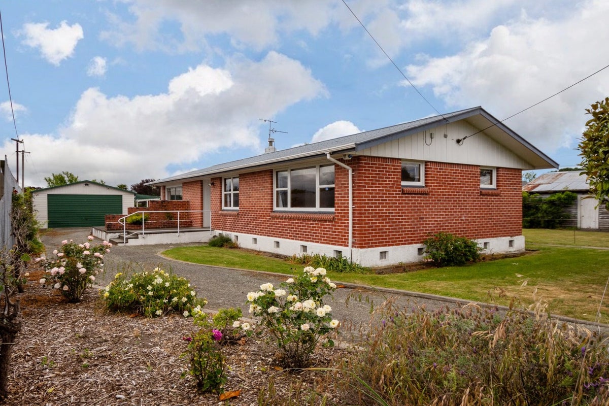 108 Cleghorn Street, Redwoodtown, Blenheim - Carousel 2
