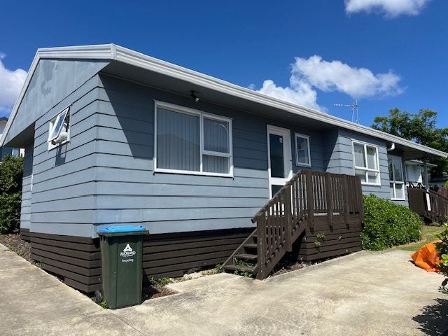 4 Yee Place, Mount Wellington, Auckland - Carousel 1