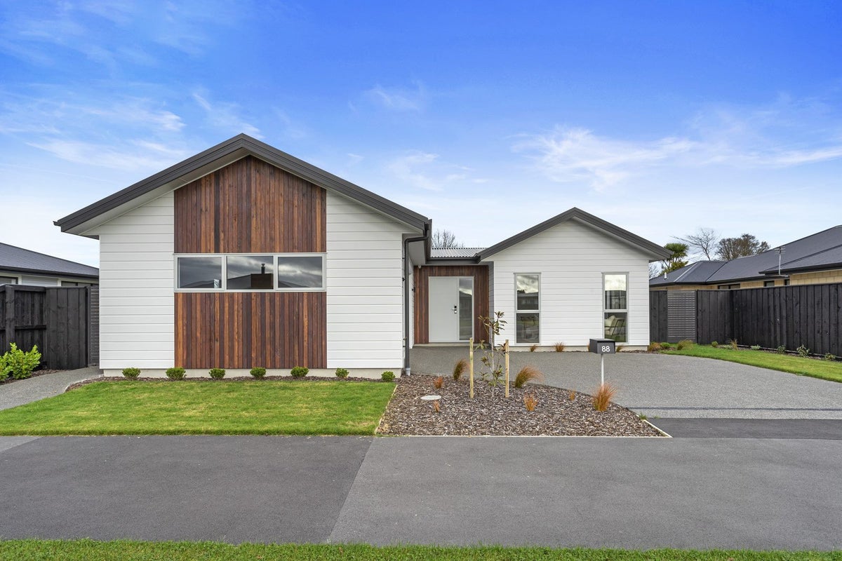 88 Benashet Drive, Lincoln, Lincoln - Carousel 1