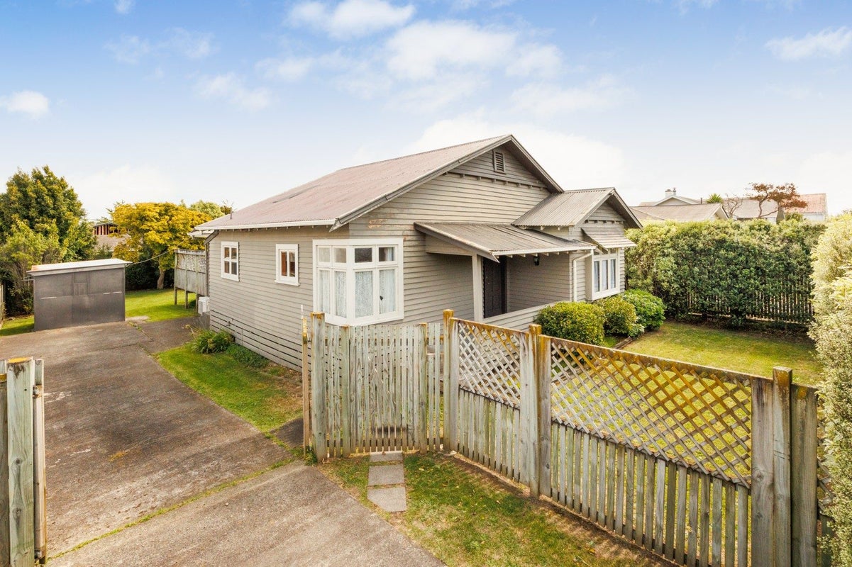 62 Lyndhurst Street, Takaro, Palmerston North - Carousel 1