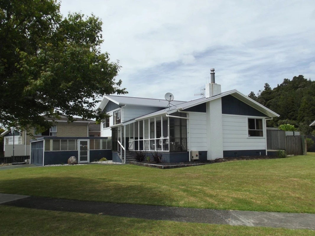 9 Ranfurly Place, Kamo, Whangarei - Carousel 1
