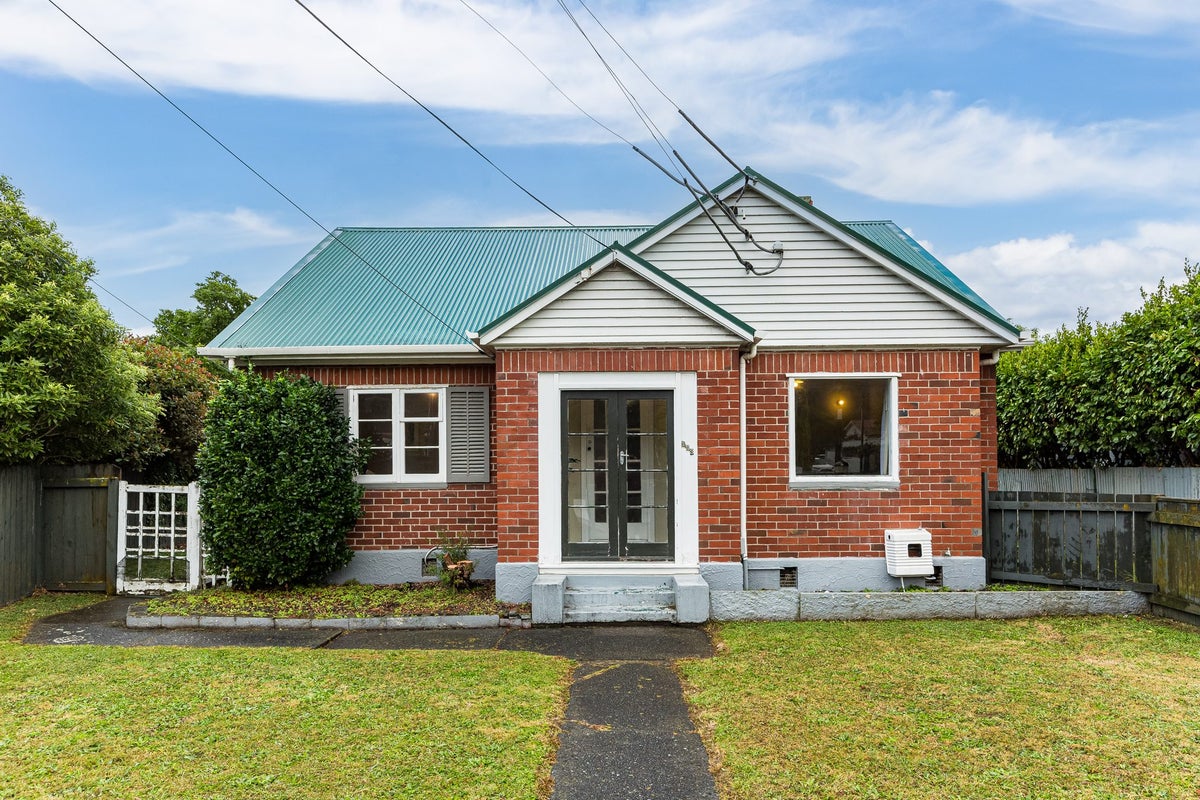 113 Bell Road, Waiwhetu,  Lower Hutt - Carousel 1