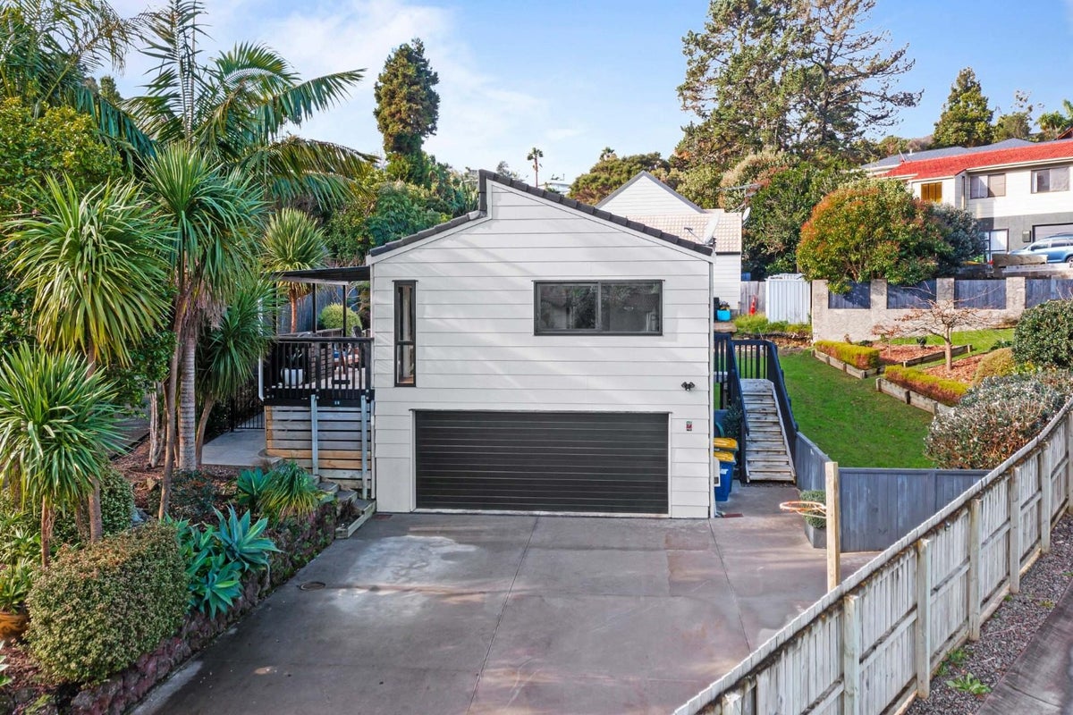 14 Oldham Place, Browns Bay, Auckland - Carousel 1