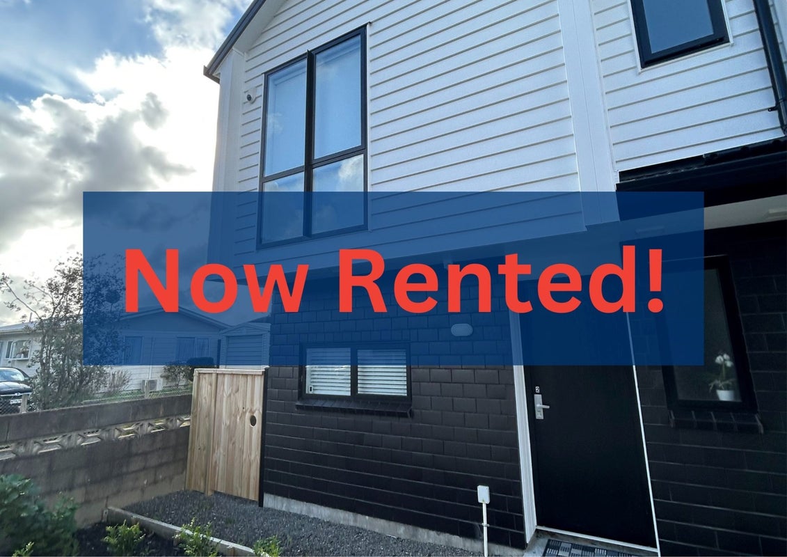 2/10 Shamrock Lane, Te Atatu Peninsula, Auckland - Carousel 1