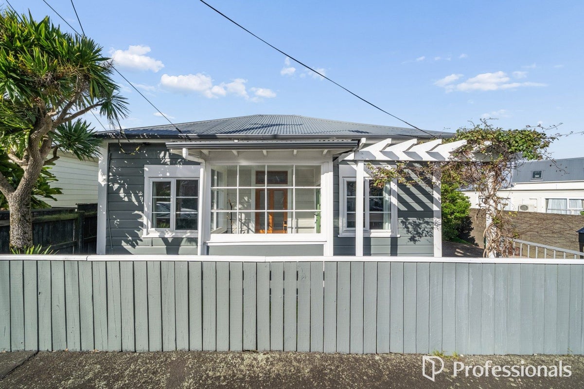 168 Hutt Road, Petone, Lower Hutt - Carousel 1