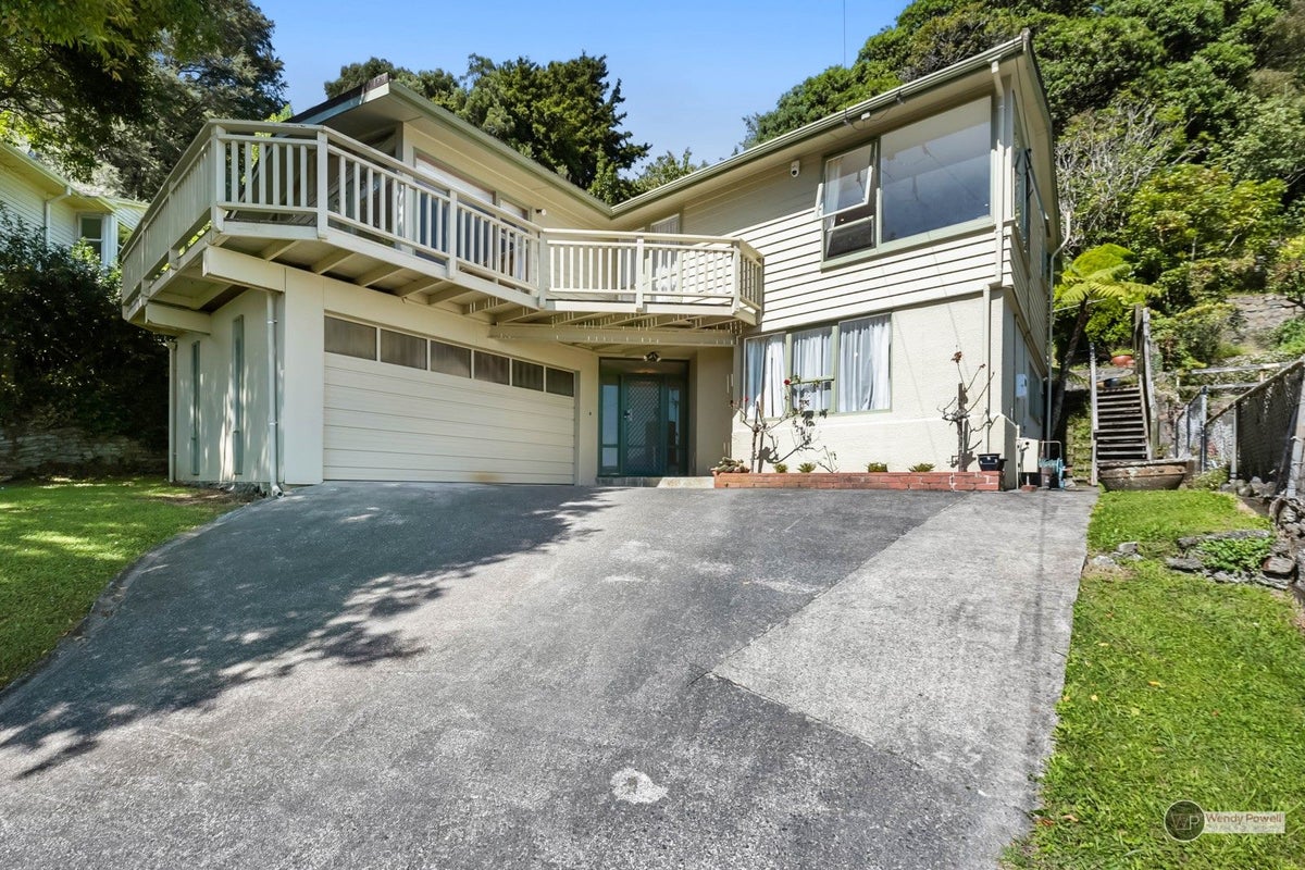71 Tilbury Street, Fairfield, Lower Hutt - Carousel 1